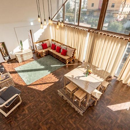 Modern Loft Lighthouse Vandrarhem Karakol Exteriör bild