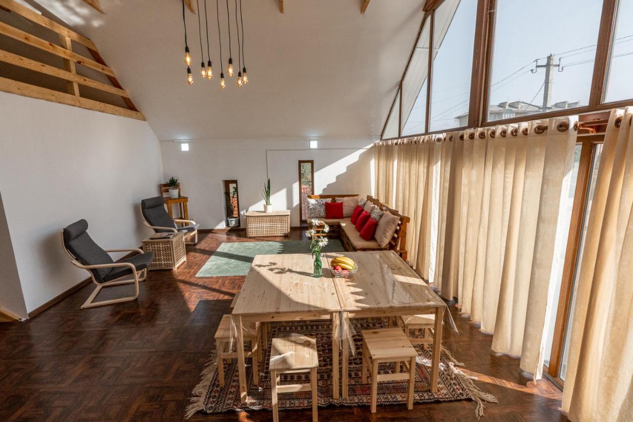 Modern Loft Lighthouse Vandrarhem Karakol Exteriör bild