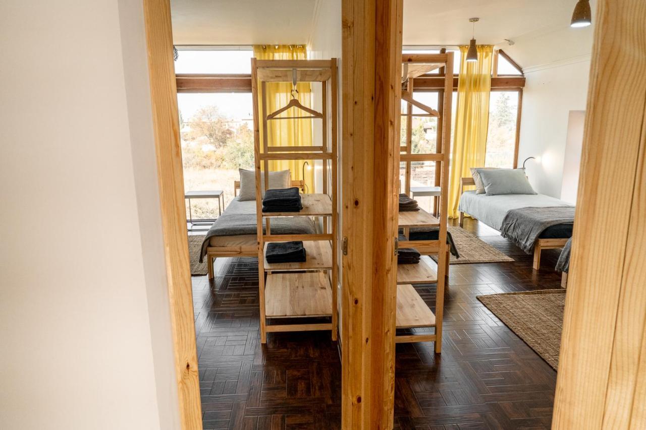 Modern Loft Lighthouse Vandrarhem Karakol Exteriör bild